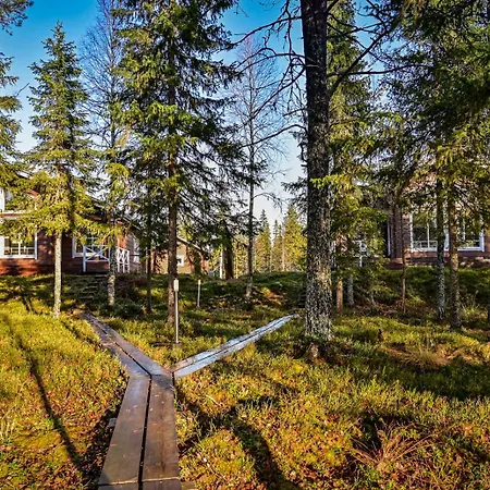 Rukan Tunturihuvilat, Ilves - Lakefront Villa With Private Beach, Sauna & Hot Tub Ruka